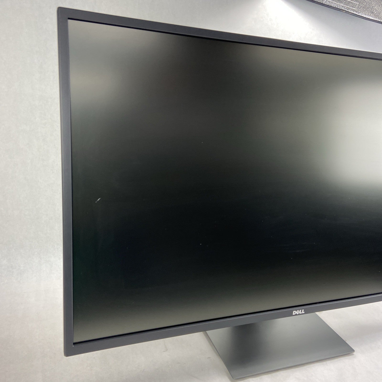 Dell Flat Panel Multi Client Monitor P4317Qc 43" In 4k UHD 3840x2160 With Stand