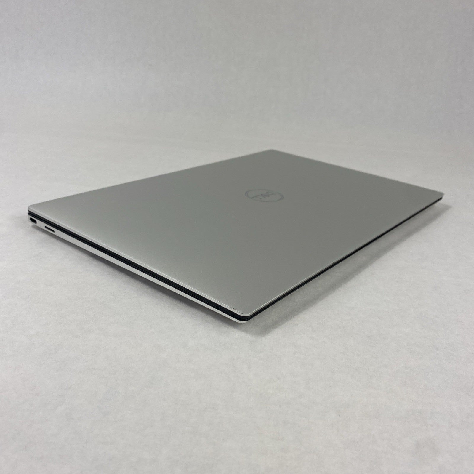 Dell XPS 13 9300 Core i3-1005G1 1.20 GHz 8 GB RAM 13.4" No HDD No OS