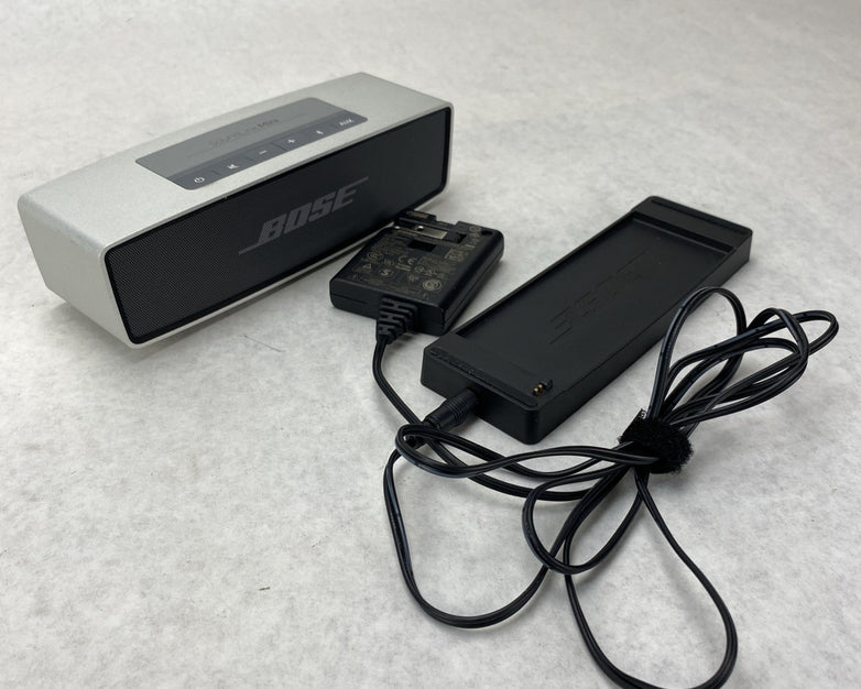 Bose SoundLink Mini 413295 Bluetooth and Aux Speaker With Charging Cradle