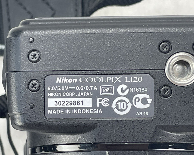 Nikon Coolpix L120 14.1MP Compact Bridge Camera 21x  Small Screen Crack Tested