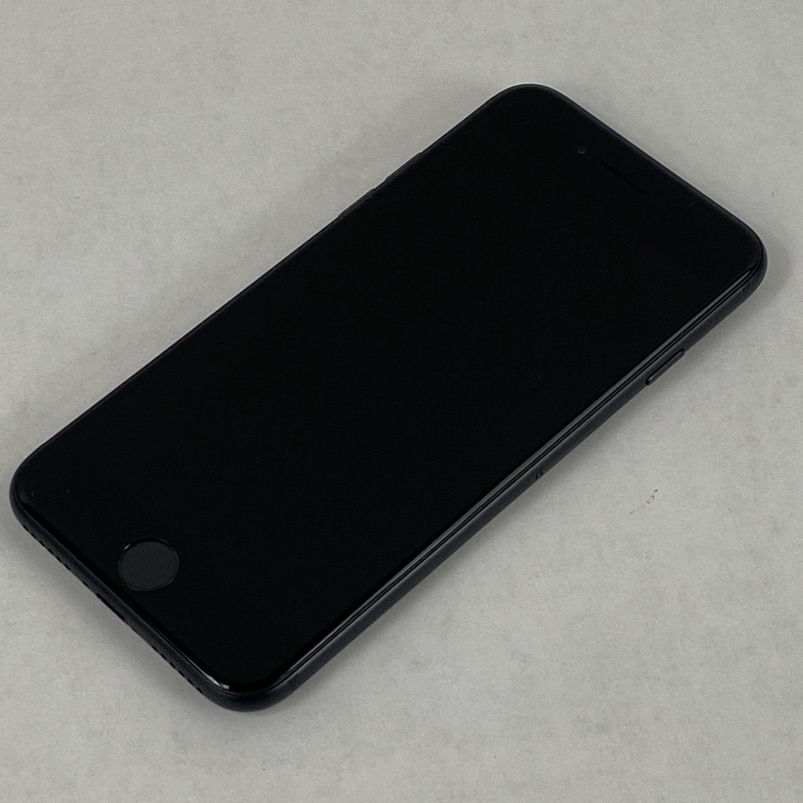 Apple iPhone 7 A1660 32GB Unlocked 4.7" Black IOS 15.8.56