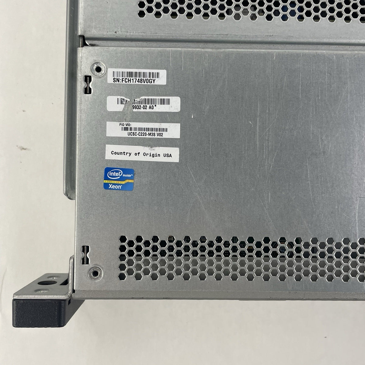 Cisco UCSC-C220-M3S 2x Xenon XS-2643 3.3GHz 32GB Ram - Tested11