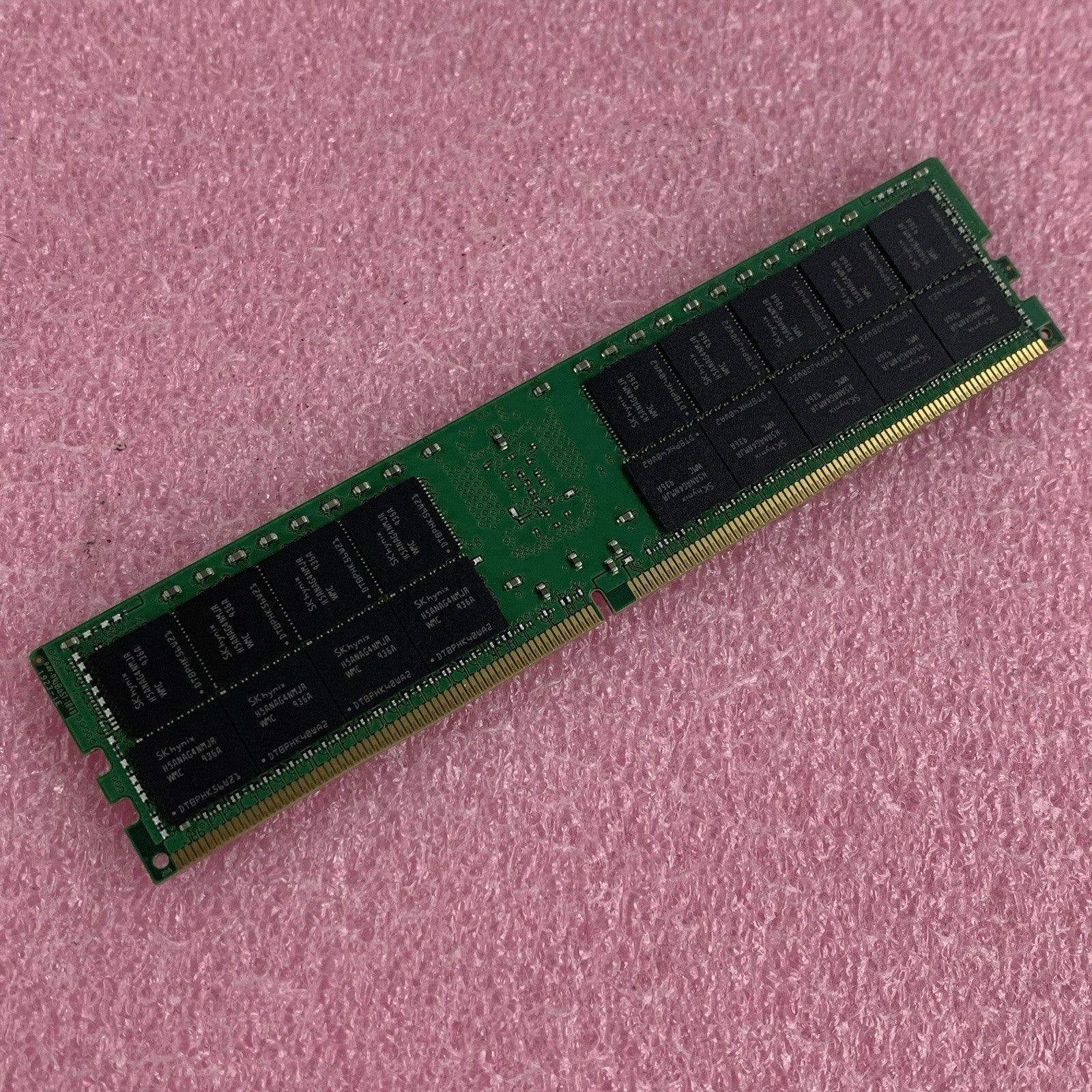 SK Hynix HMAA8GR7MJR4N-WM 64 GB PC4-23400 DDR4-2933MHz 2Rx4 Server Memory RAM4