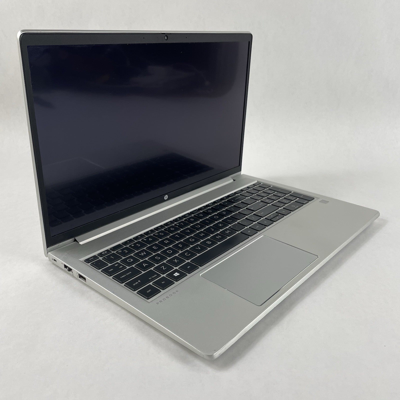 HP ProBook 450 G8 15.6" i5-1135G7 2.40 GHz 8 GB RAM No SSD/OS/AC - Bad USB0