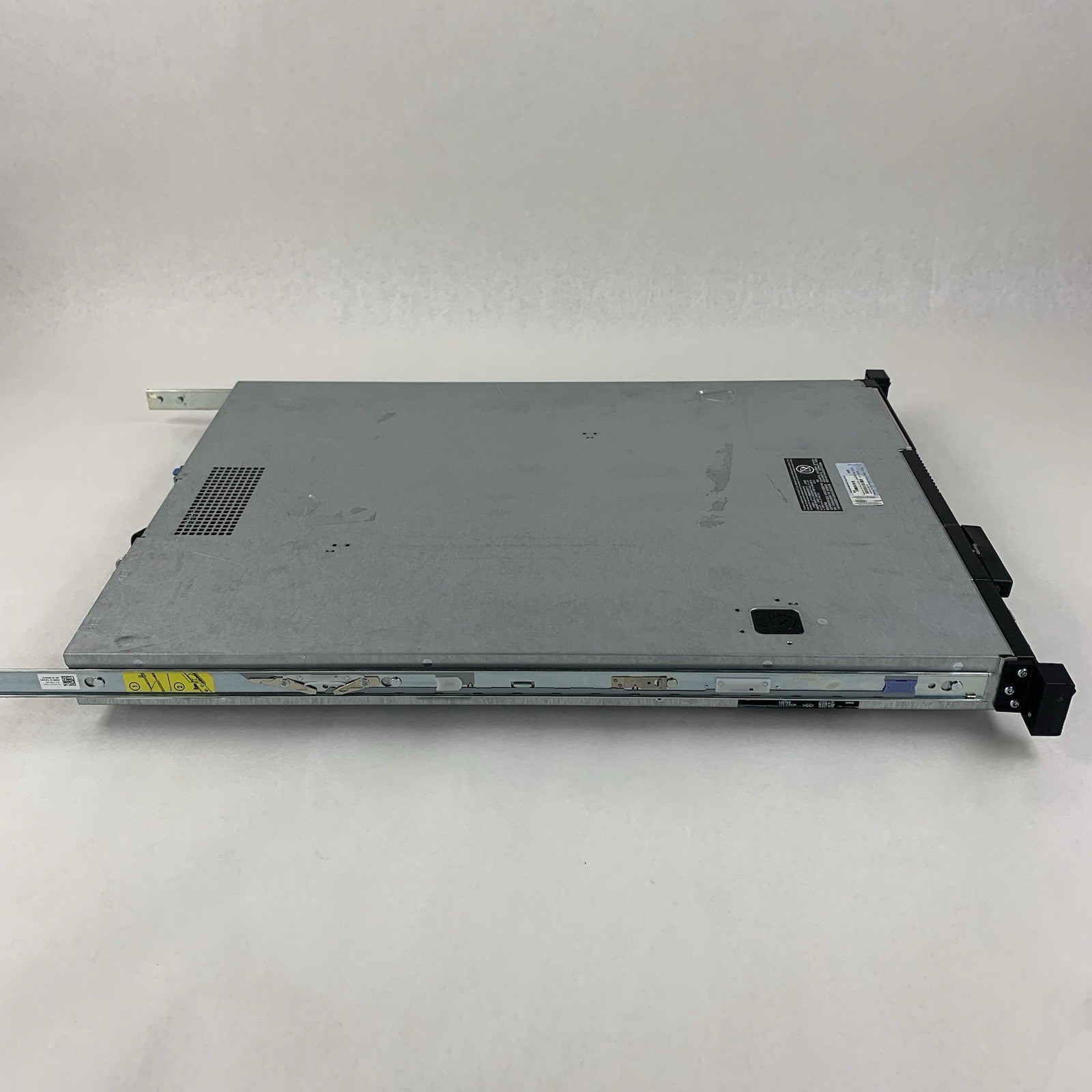 Dell PowerEdge R410 1U Server 2x Xeon E5620 2.4 GHz 8 GB Ram No OS No HDD4