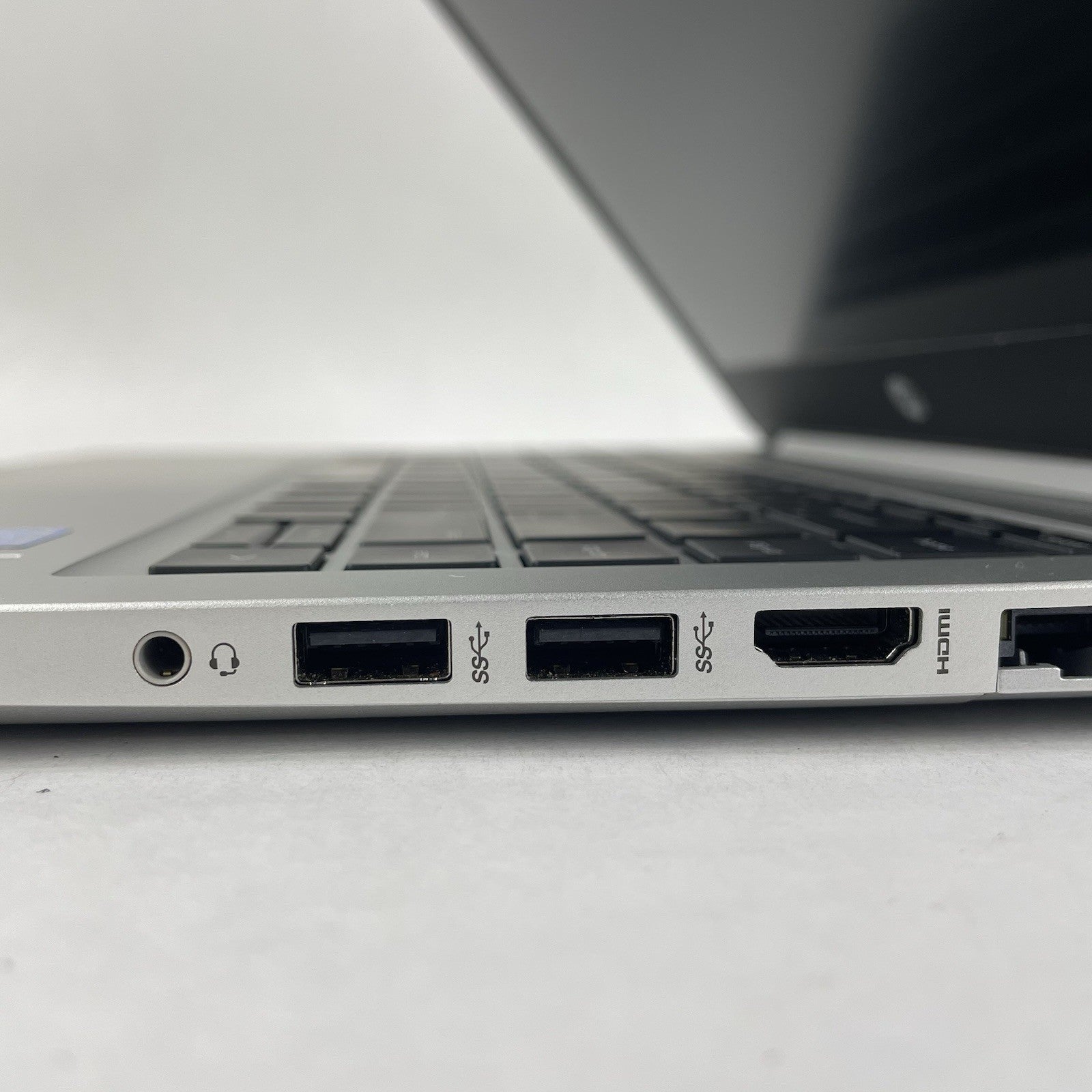 HP mt22 14" Celeron 5205U 1.90 GHz 8 GB RAM No SSD/OS/AC7