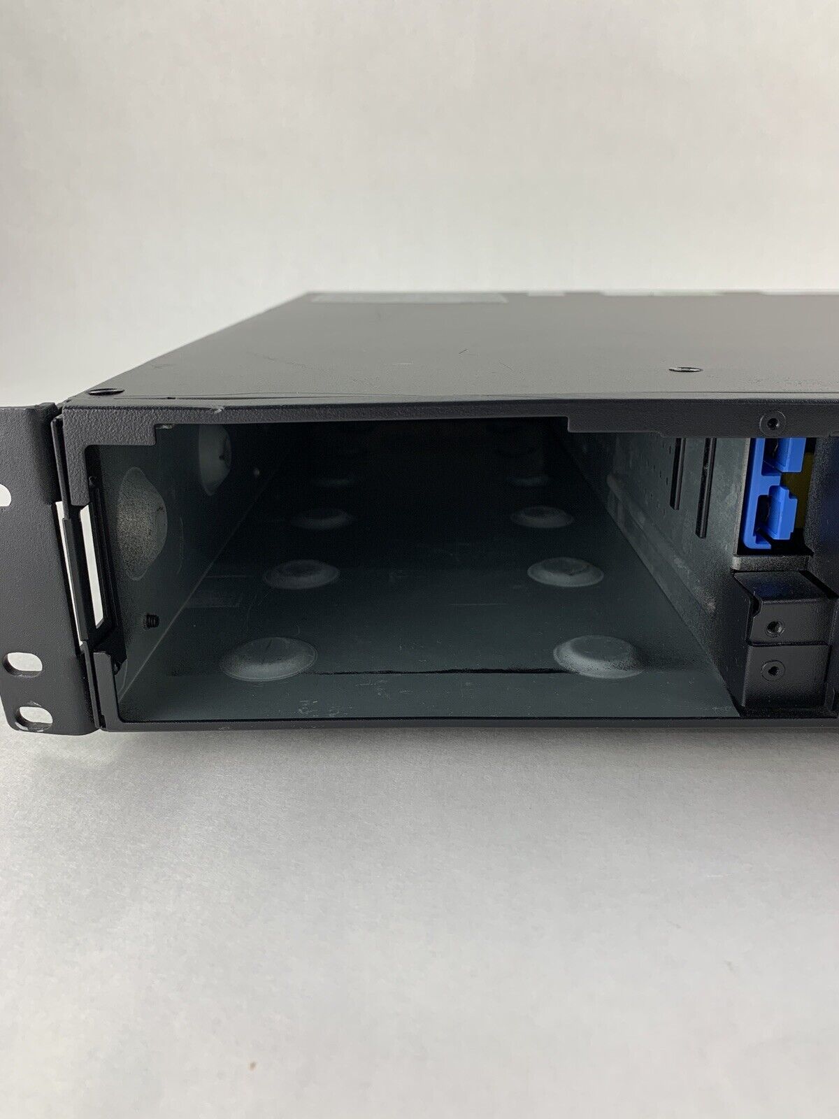 APC Smart-UPS SMX1500RM2UCNC X 1500VA  No Battery, Tray, or Faceplate Tested