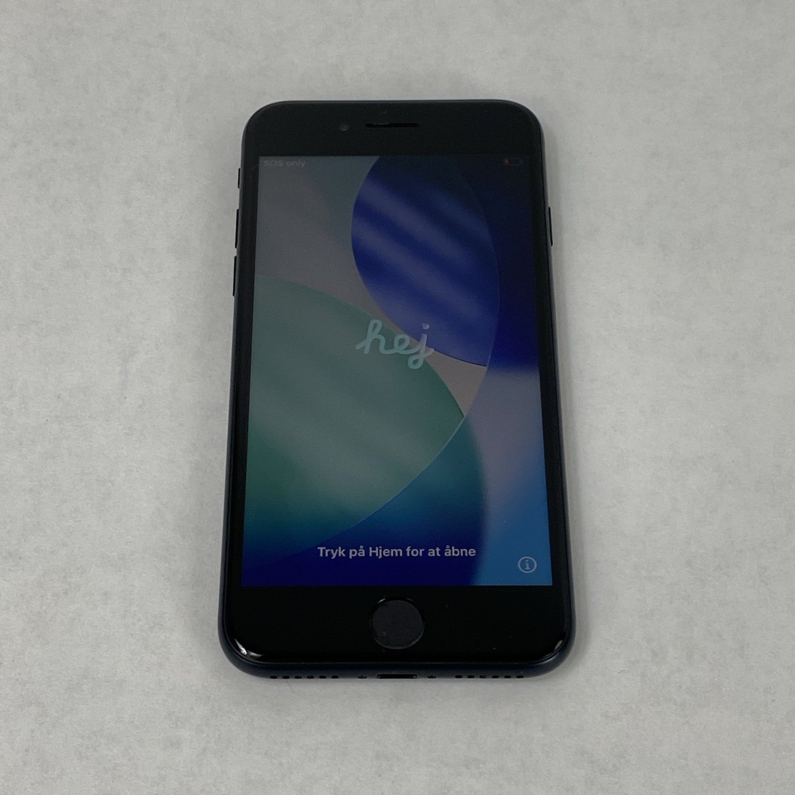 Apple iPhone SE 3rd Gen A2595 64GB Unlocked 4.7" Midnight IOS 26.21