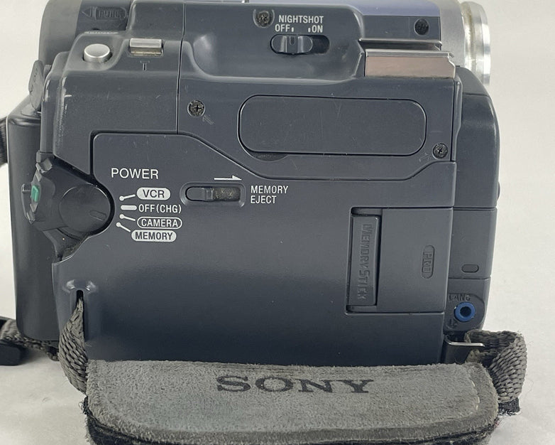 Sony Handycam DCR-TRV22E MiniDV Camcorder With Power Cord Tested