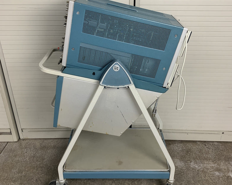 Tektronix 7904 Oscilloscope W/ 7A22 7A26 7B85 7B53A Module Cards and 204-2 Cart