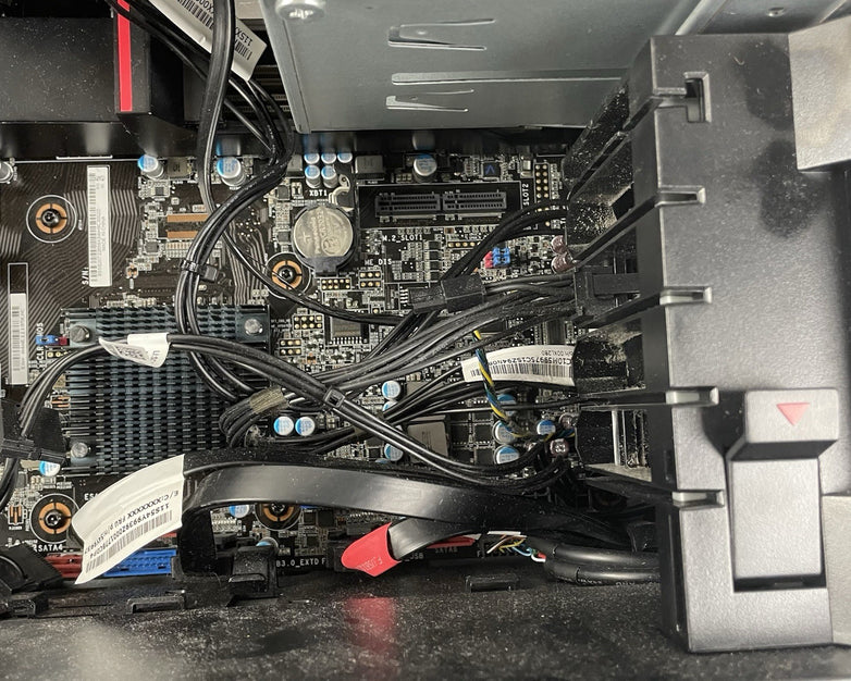 Lenovo ThinkStation P720 2x Xeon Silver 4110 2.10 GHz 32 GB RAM No GPU/HDD