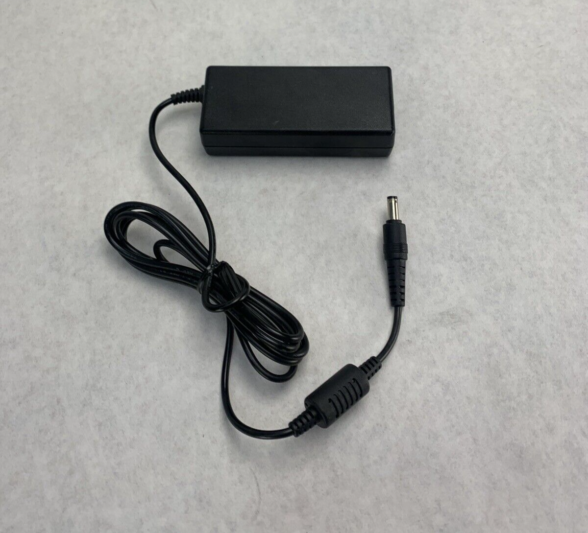 Lot of 5 APD NB-65B19 AC Adapter