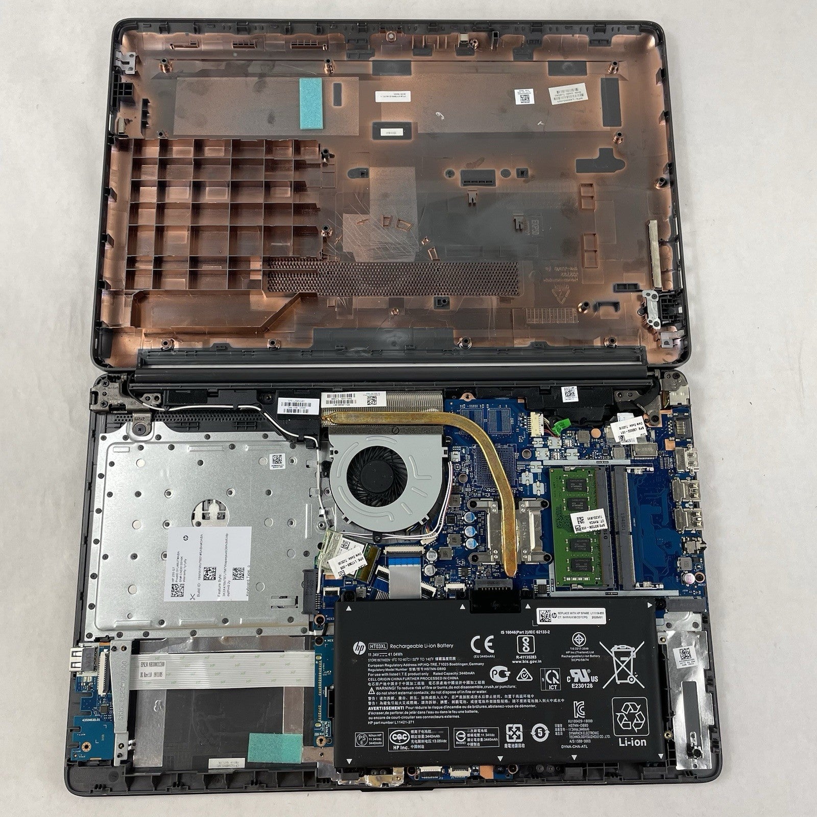 HP 255 G7 15.6" Ryzen 3 2200U 2.50 GHz 8 GB RAM No SSD/AC/OS14