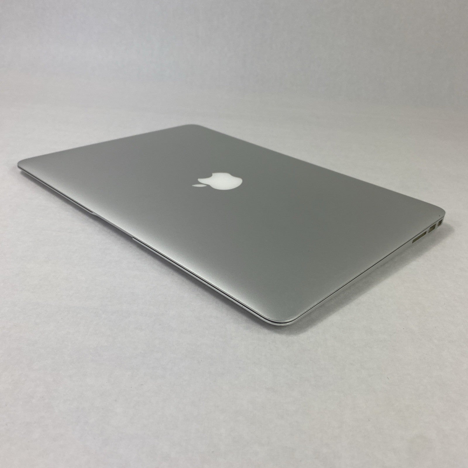 Apple MacBook Air A1466 2014 13" 1.4GHz i5 4GB RAM 250GB SSD os11.7.1 515 Cycles