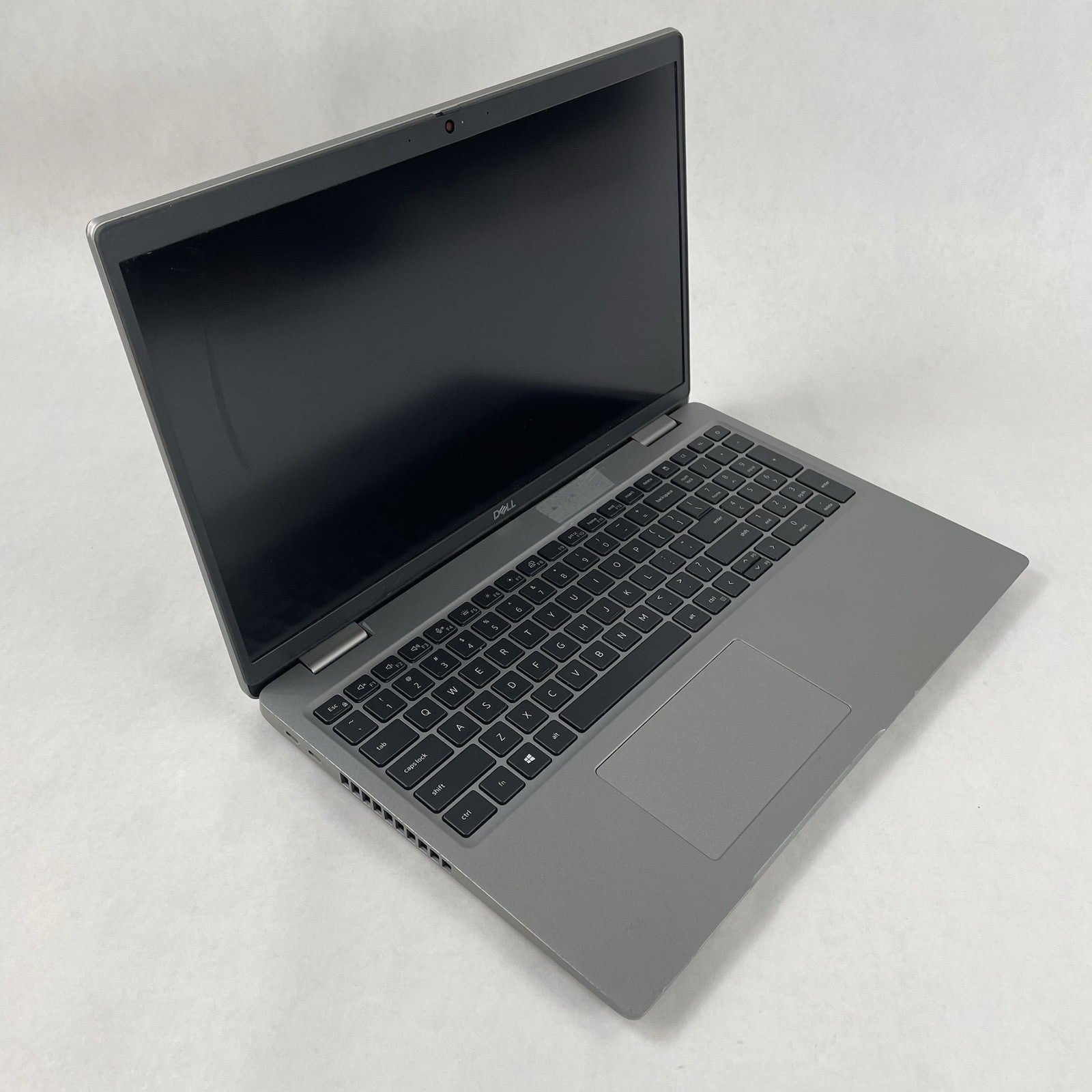 Dell Latitude 5520 15.6" i5-1135G7 2.40GHz 8GB RAM No SSD/OS/AC/Batt - Scratched0