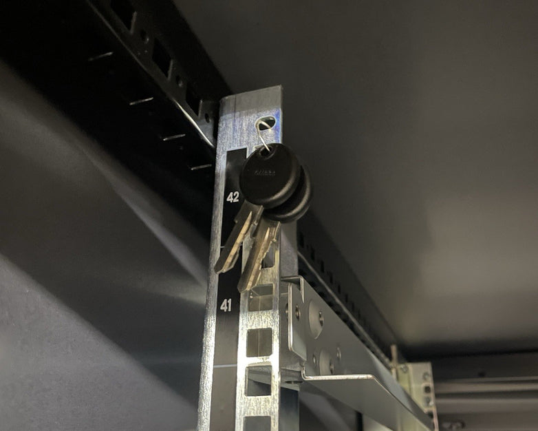 NETAPP NAC-0501 Server Rack Cabinet Unlocked With Keys