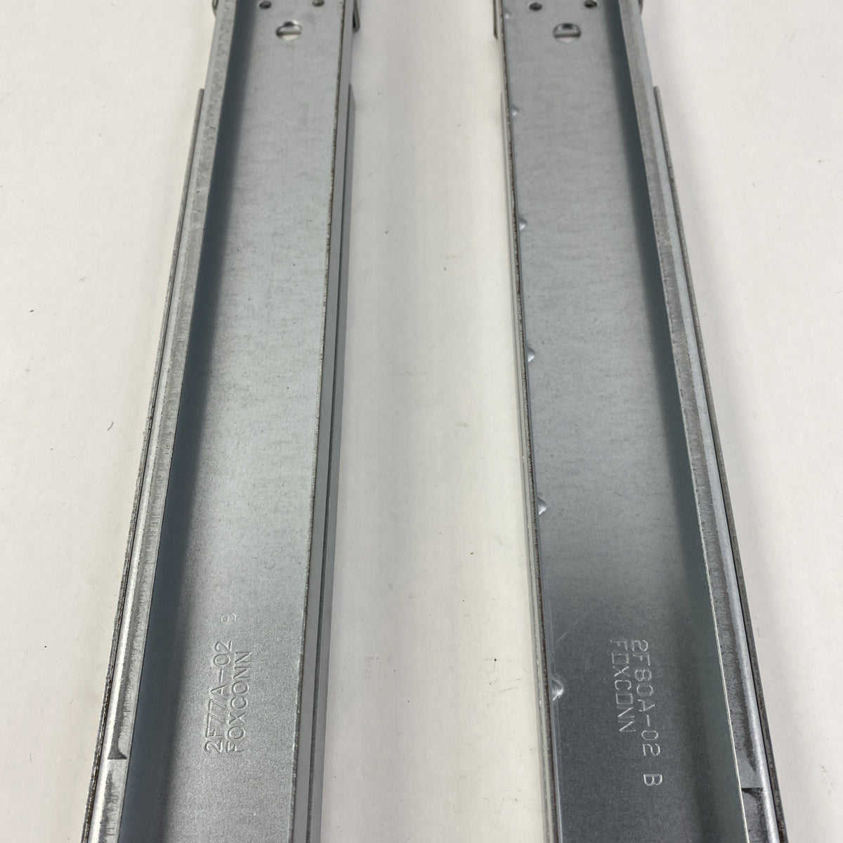 Foxconn 2F77A-02 Right and Left Sliding Server Rails - No Screws10