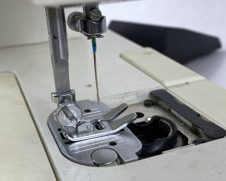 SINGER 5830C Sewing Machine - Zigzag Free Arm Tested Includes Foot Pedal