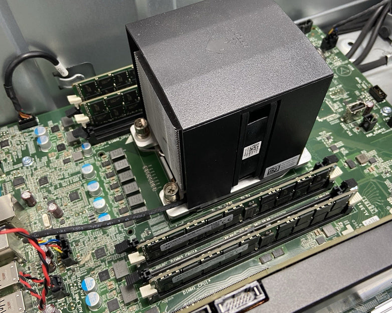 Dell Precision 5810 MT IntelXeon E5-1603 V4 2.8GHz 64GB RAM P4000 No HDDOS