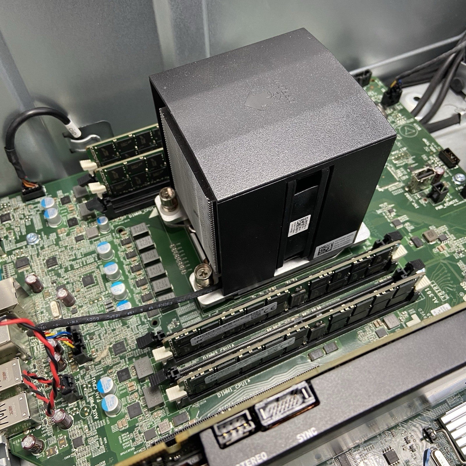 Dell Precision 5810 MT IntelXeon E5-1603 V4 2.8GHz 64GB RAM P4000 No HDDOS12