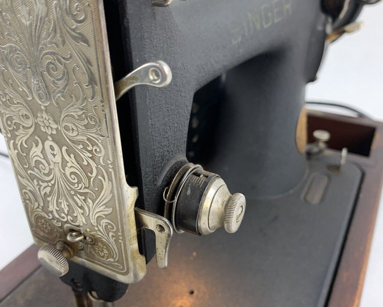 Singer Sewing Machine 15-7 Powers On Motor Runs Dried Belts
