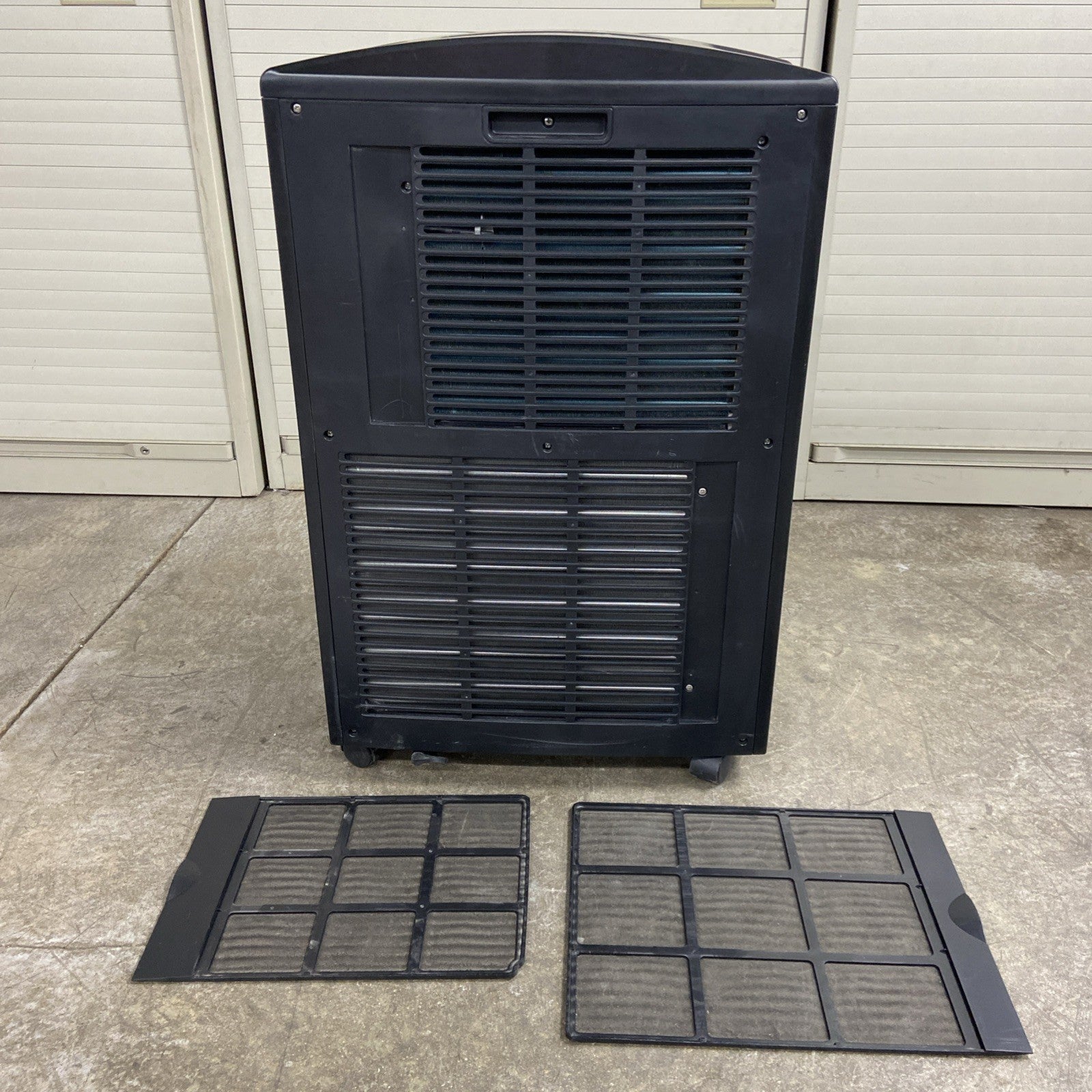 Tripp Lite SRCOOL12K Portable Air Conditioner 1400w - Parts or Repair
