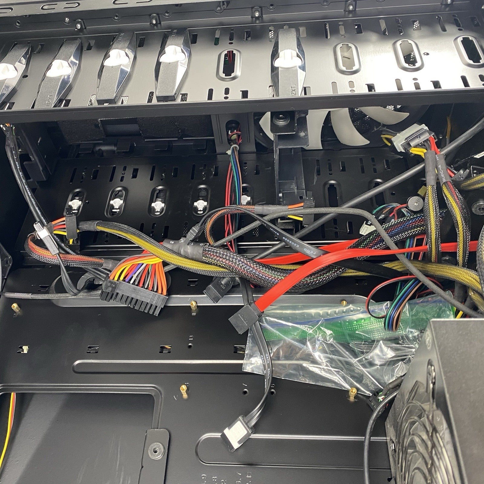 NZXT Hades Mid ATX Computer Tower with 550W Power Supply Broken Front Hinges