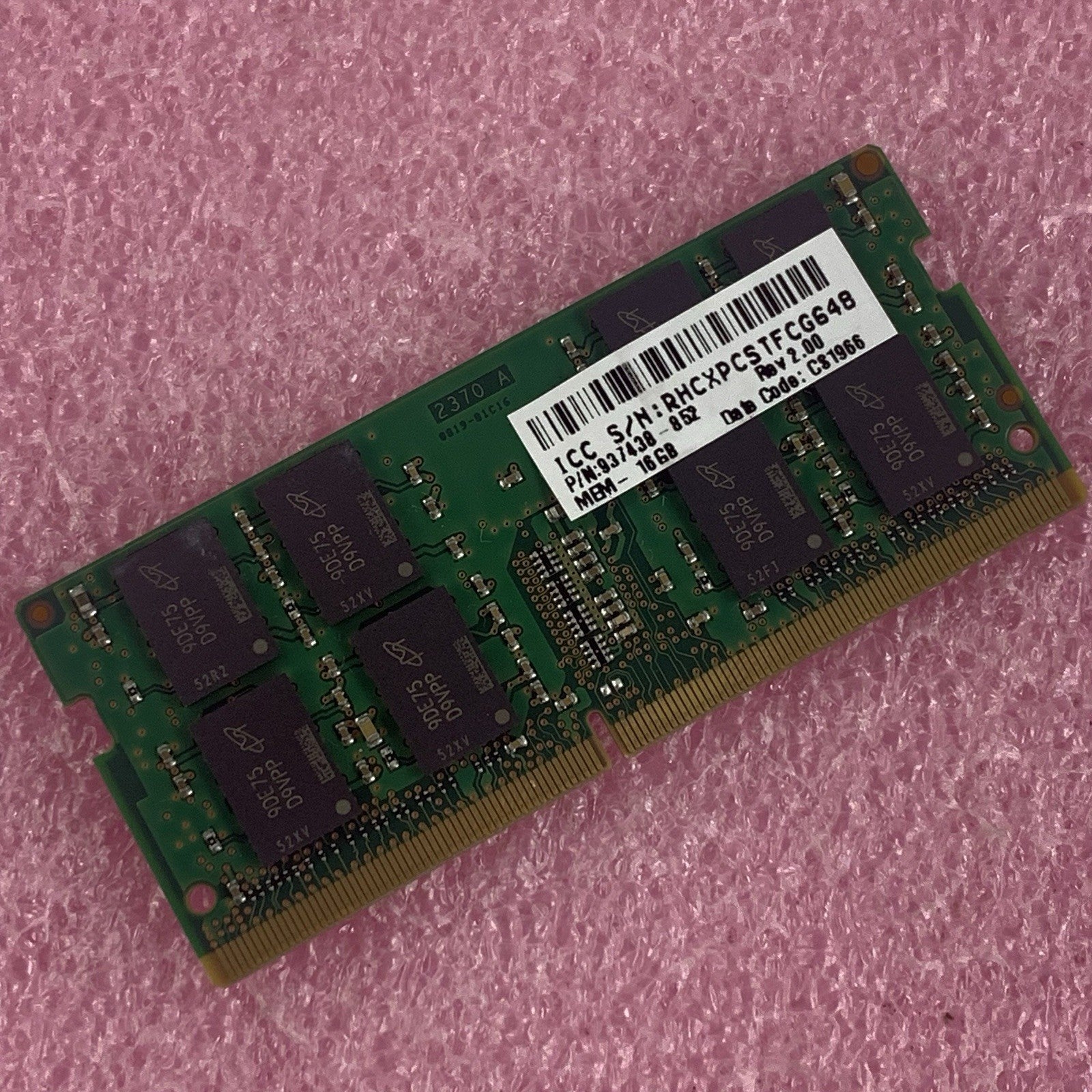 Micron MTA16ATF2G64HZ-2G6E1 16 GB DDR4-2666 PC4-21300 260-Pin Laptop Memory RAM4