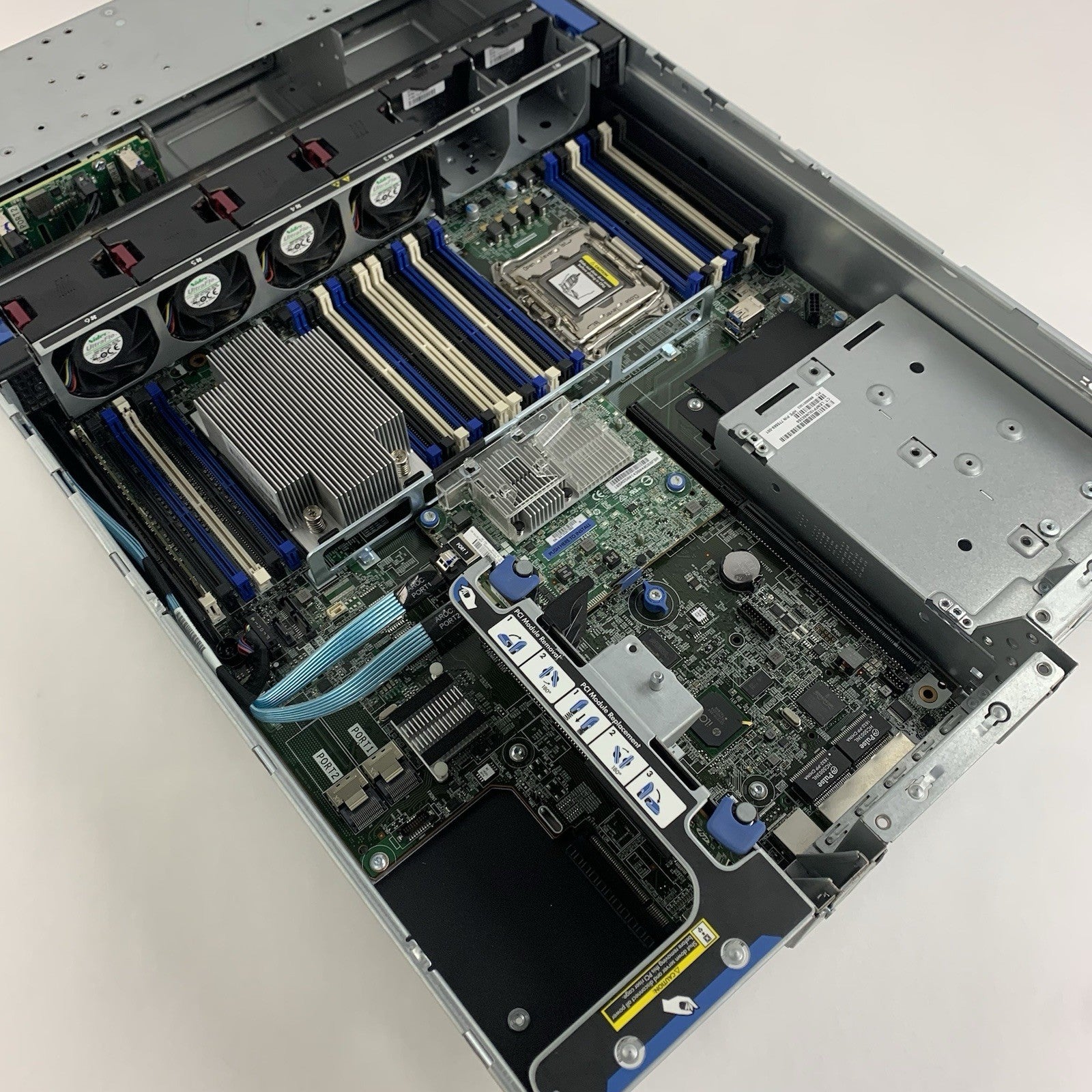 HP ProLiant DL380 Gen 9 1x Xeon E5-2640v4 2.4 GHz 16 GB Ram No HDD No OS No PSUs11