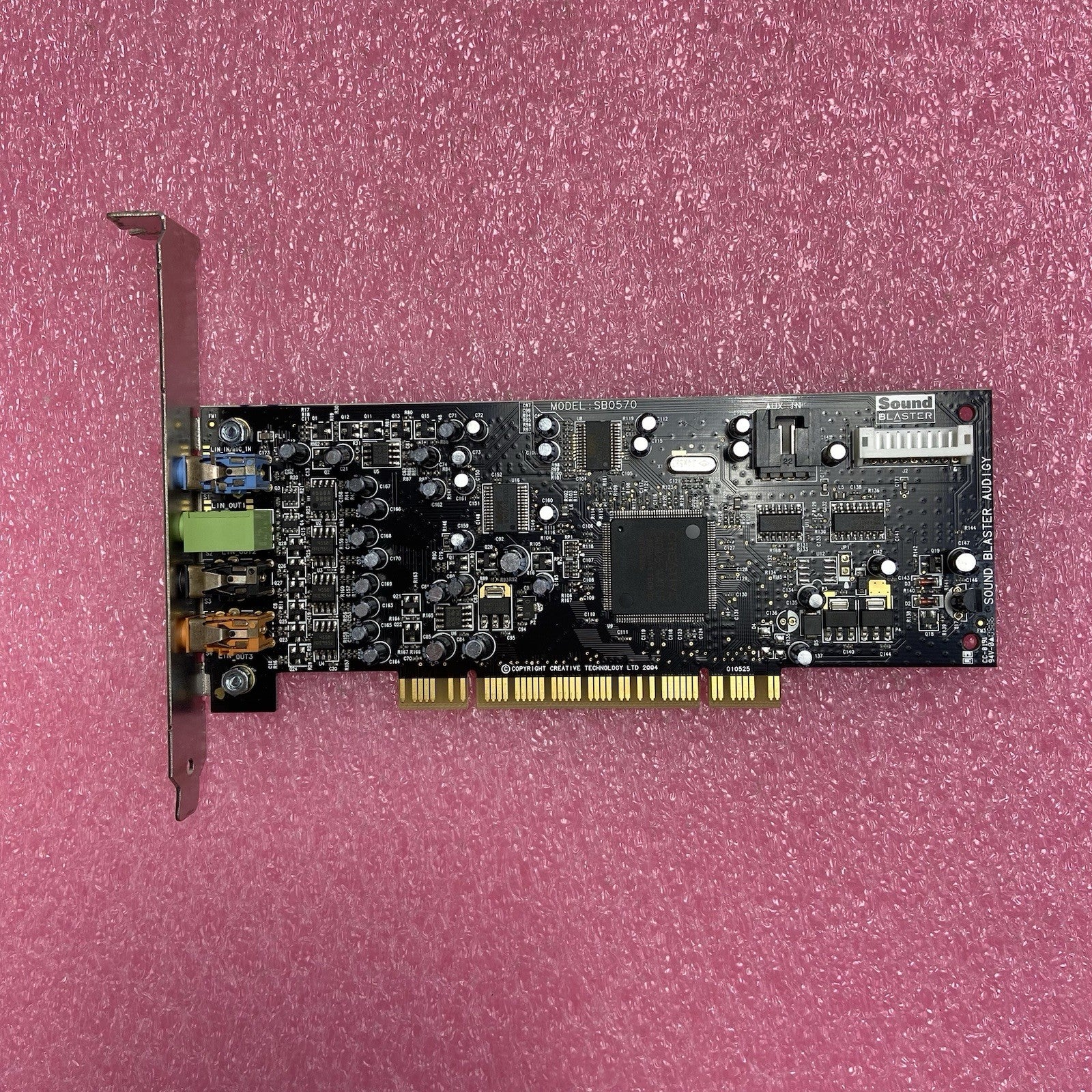 Creative Labs Sound Blaster SB0570 PCI Audio Card5