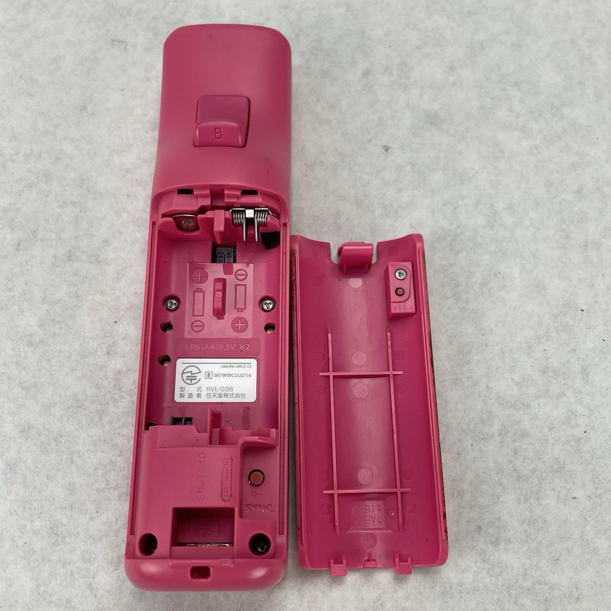 Nintendo RVL-036 Wii Remote Pink Wii MotionPlus - Tested7