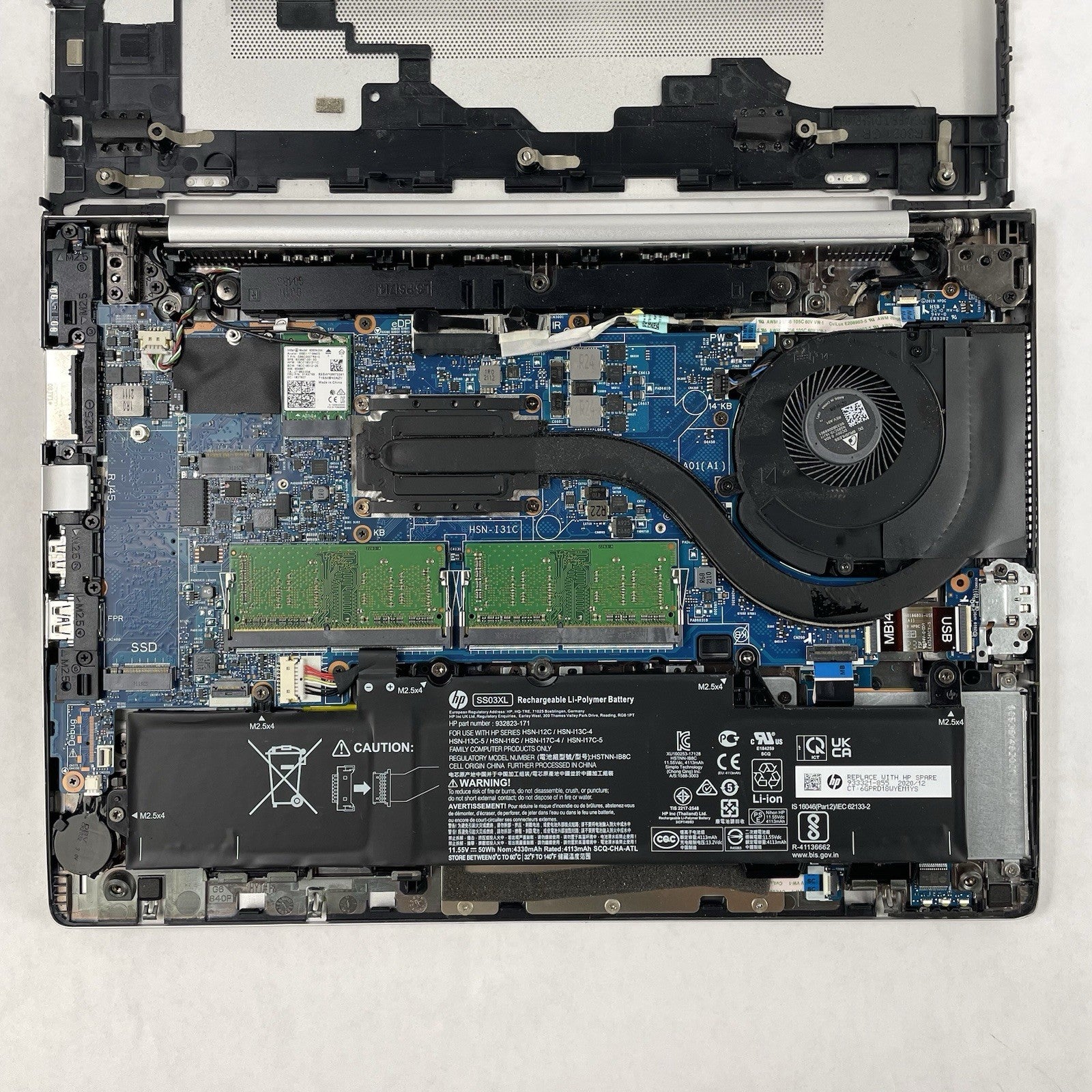 HP mt45 14" Ryzen 3 Pro 3300U 2.10 GHz 8 GB RAM No SSD/OS/AC - Tilted Key17