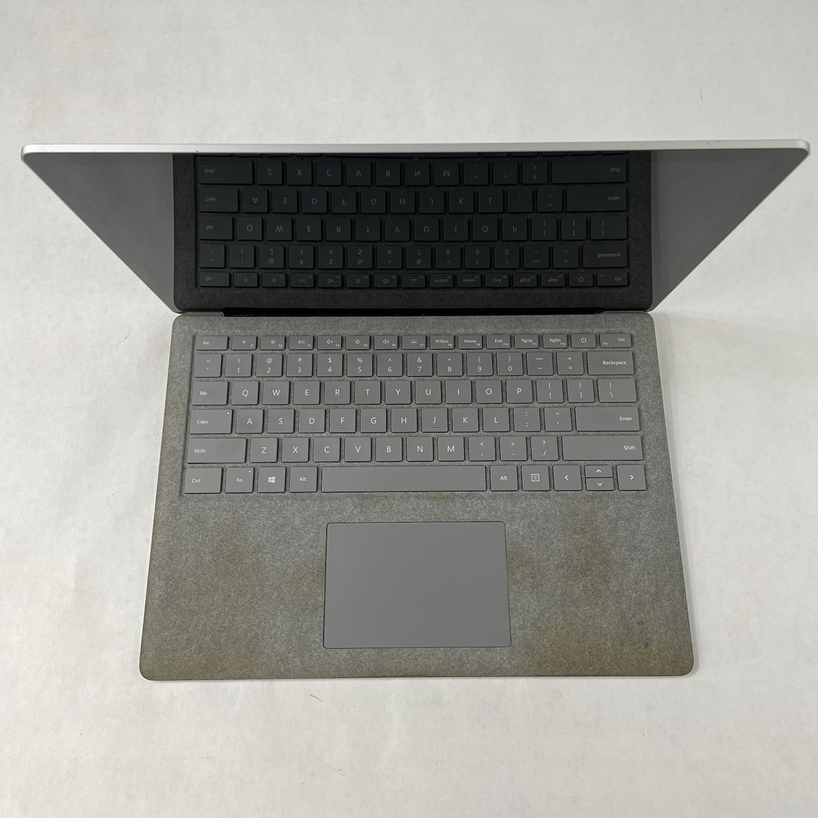 Microsoft Surface Laptop 13.3" i5-7200U 2.50 GHz 8 GB RAM 256 GB SSD Windows 112