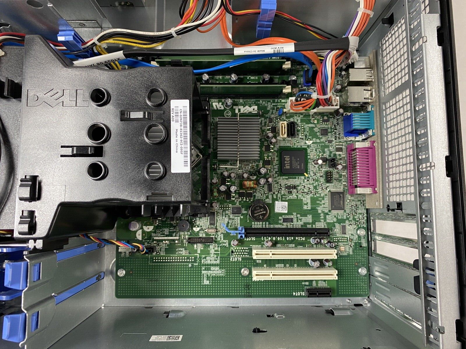 Dell OptiPlex 780 MT Intel Core 2 Duo E8400 3.00GHz 2GB RAM No HDD No OS