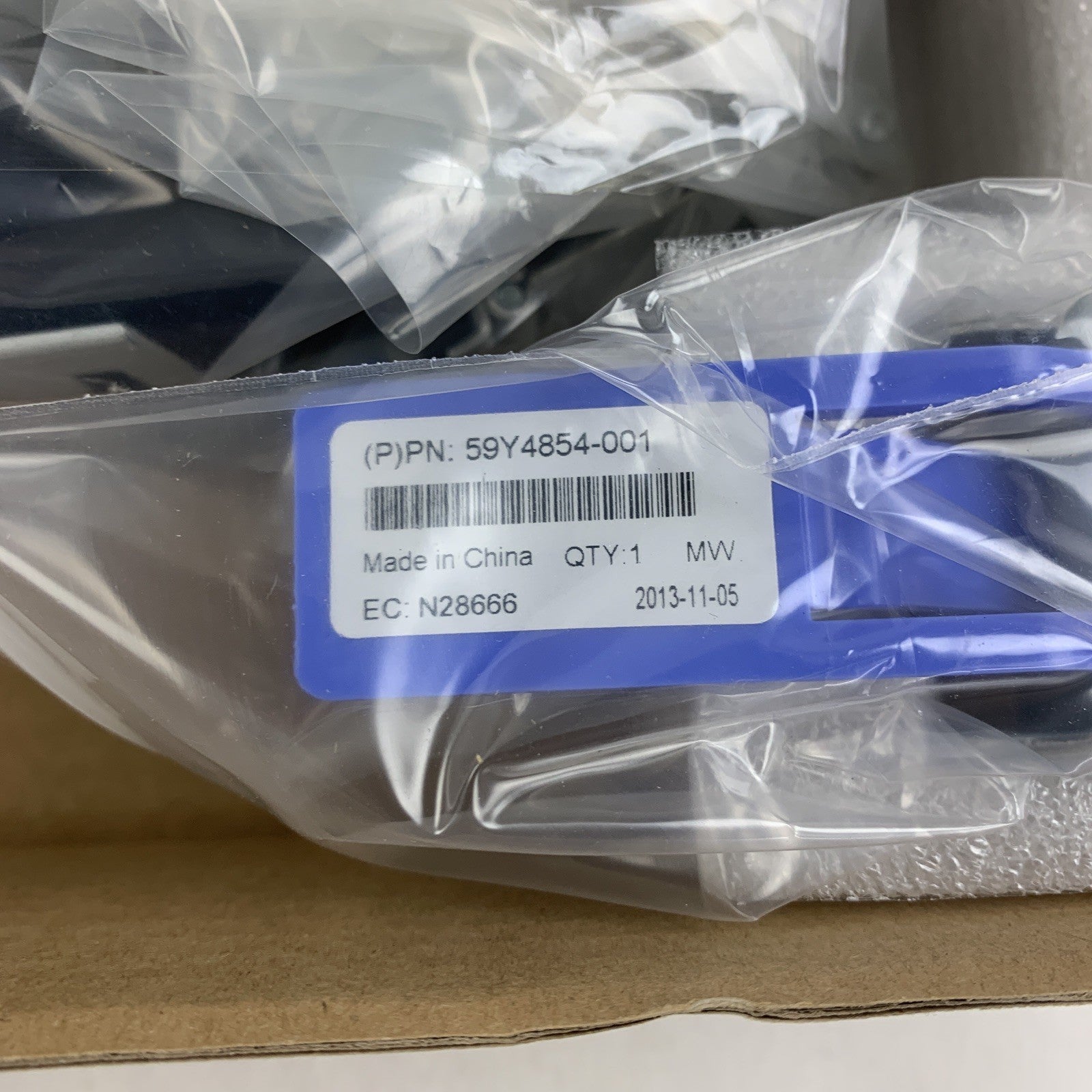 IBM 68Y7213 68Y7211 Cable Management Arm Box Opened