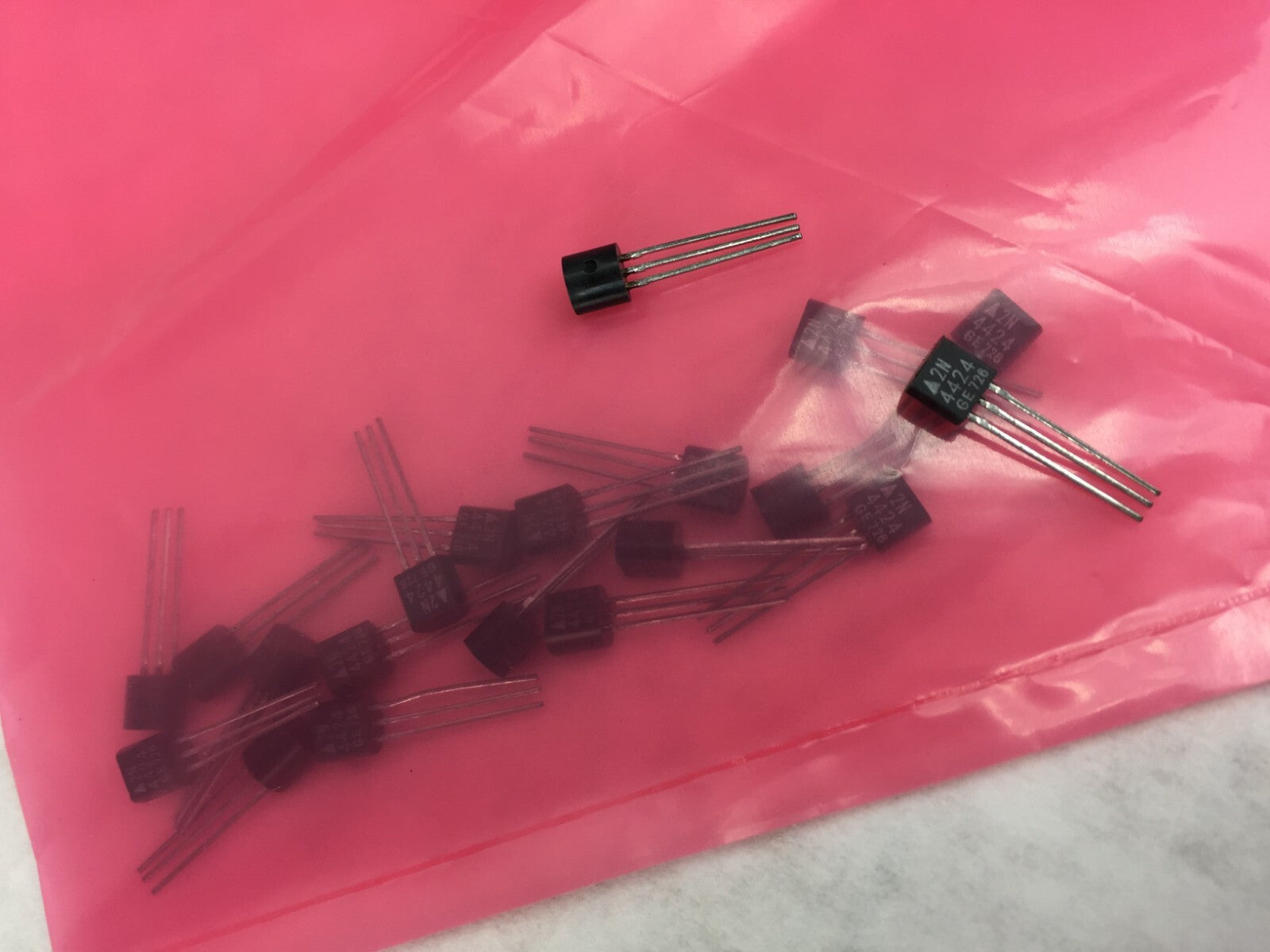 GE 2N4424 Small Signal Transistor TO-92  Lot of 20