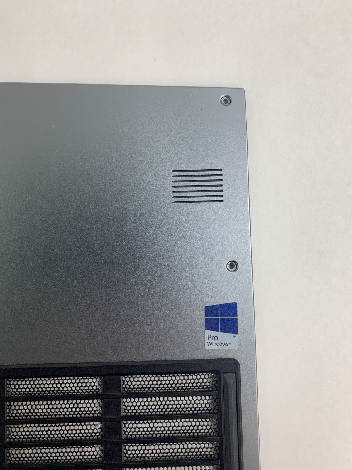 Alienware 17 R4 P31E001 2016 Keyboard Bottom Cover Only - No Screws6