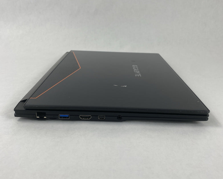 Gigabyte Aero 15WV8 15.6" Core i7-8750H 2.20 GHz 16GB RAM GTX 1060 No HDD No OS