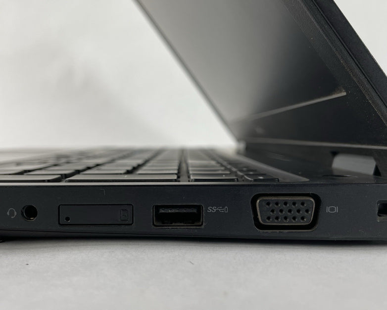 Dell Latitude 5580 15.6" i5-7300U 2.6 GHz 8 GB RAM No SSD/OS/AC - Bad Back Edge