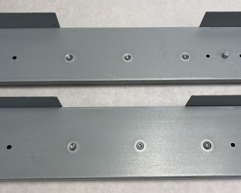 IBM/Lenovo Storwize 45W8837 48W8838 2U Rail Set
