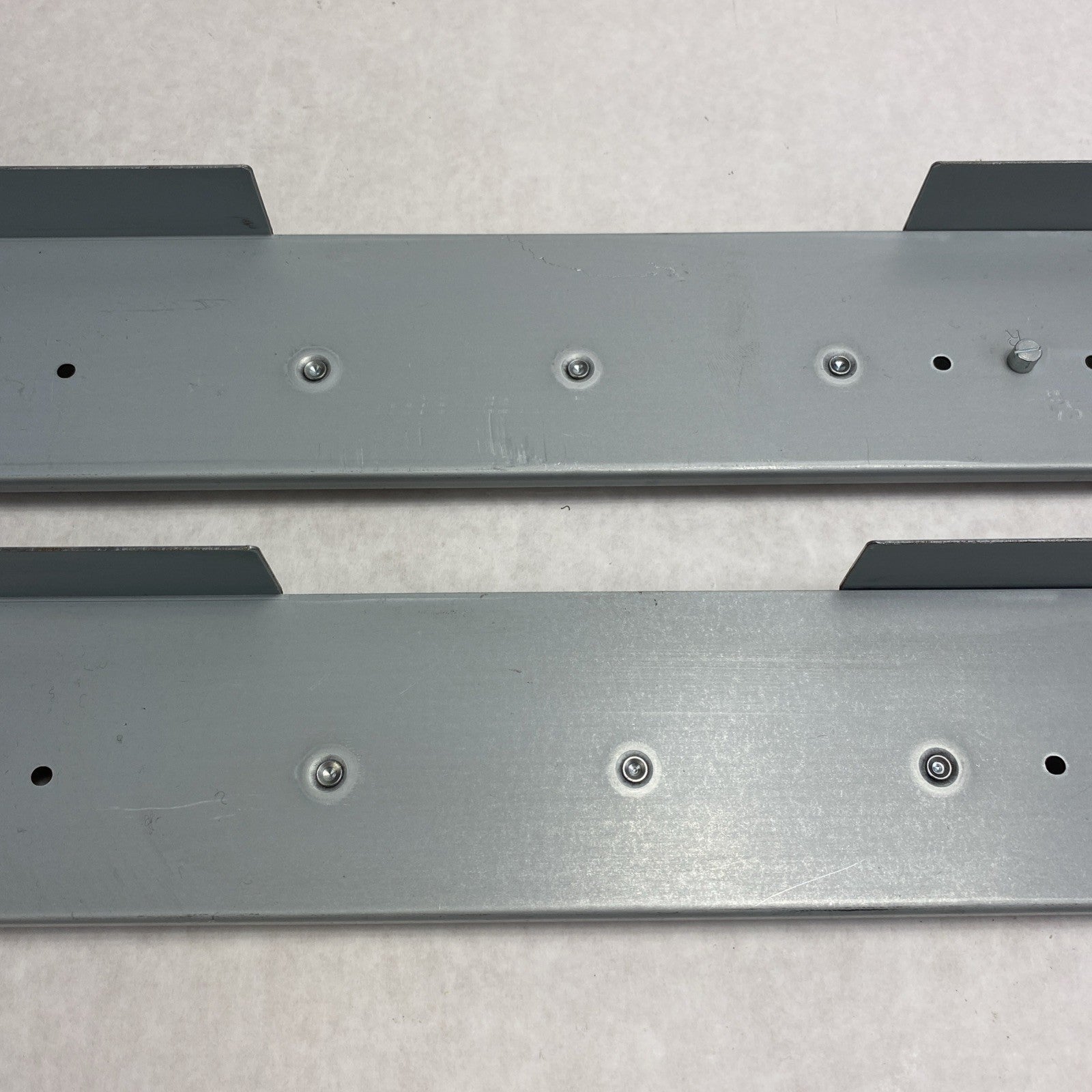 IBM/Lenovo Storwize 45W8837 48W8838 2U Rail Set9