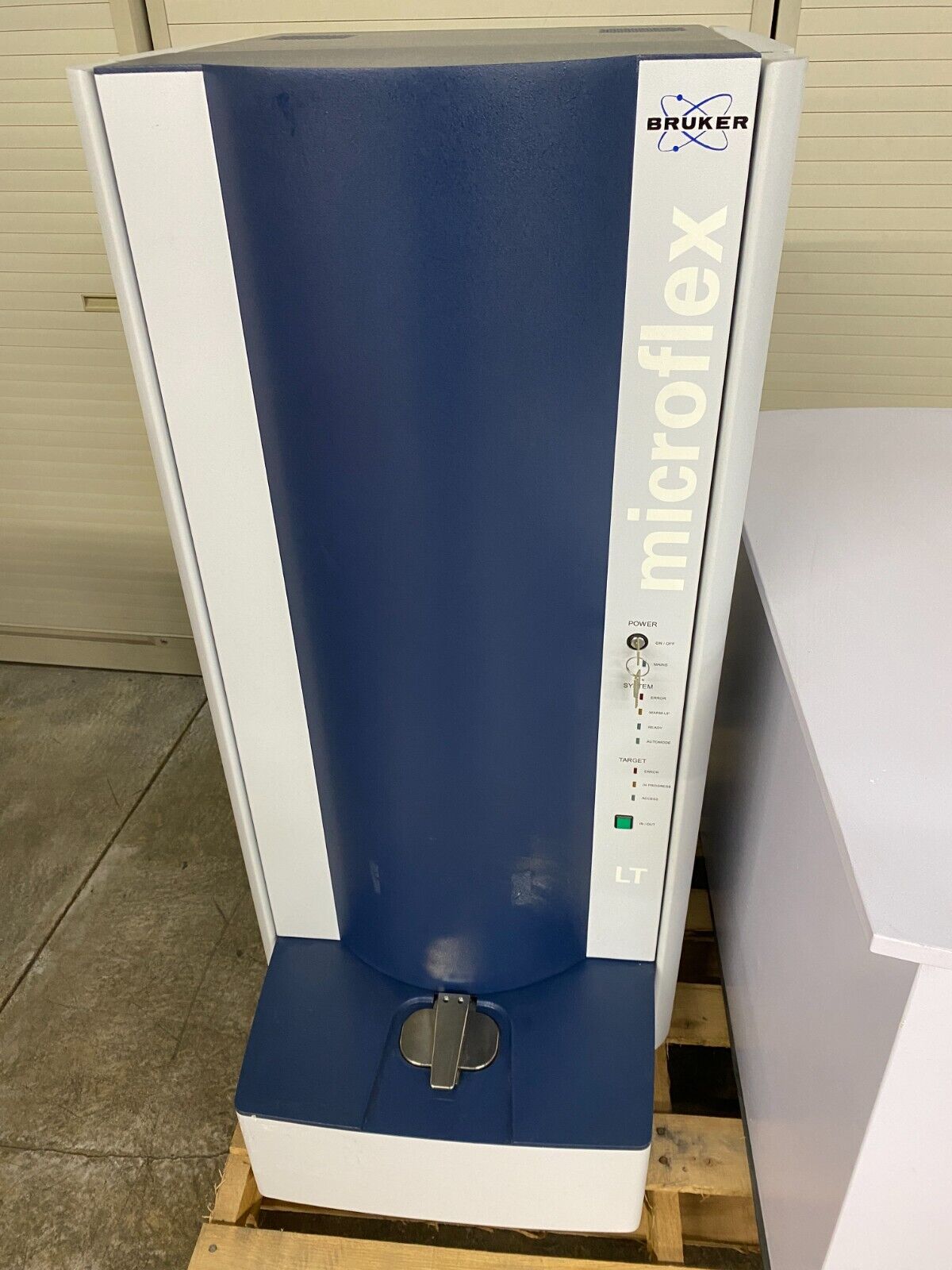 Bruker Microflex LT/SH Mass Spectrometer w/ GE 8221 Pump GE/OT
