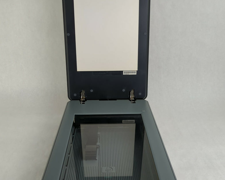 HP ScanJet G4050 Flatbed Photo Document Scanner - No Power Adapter