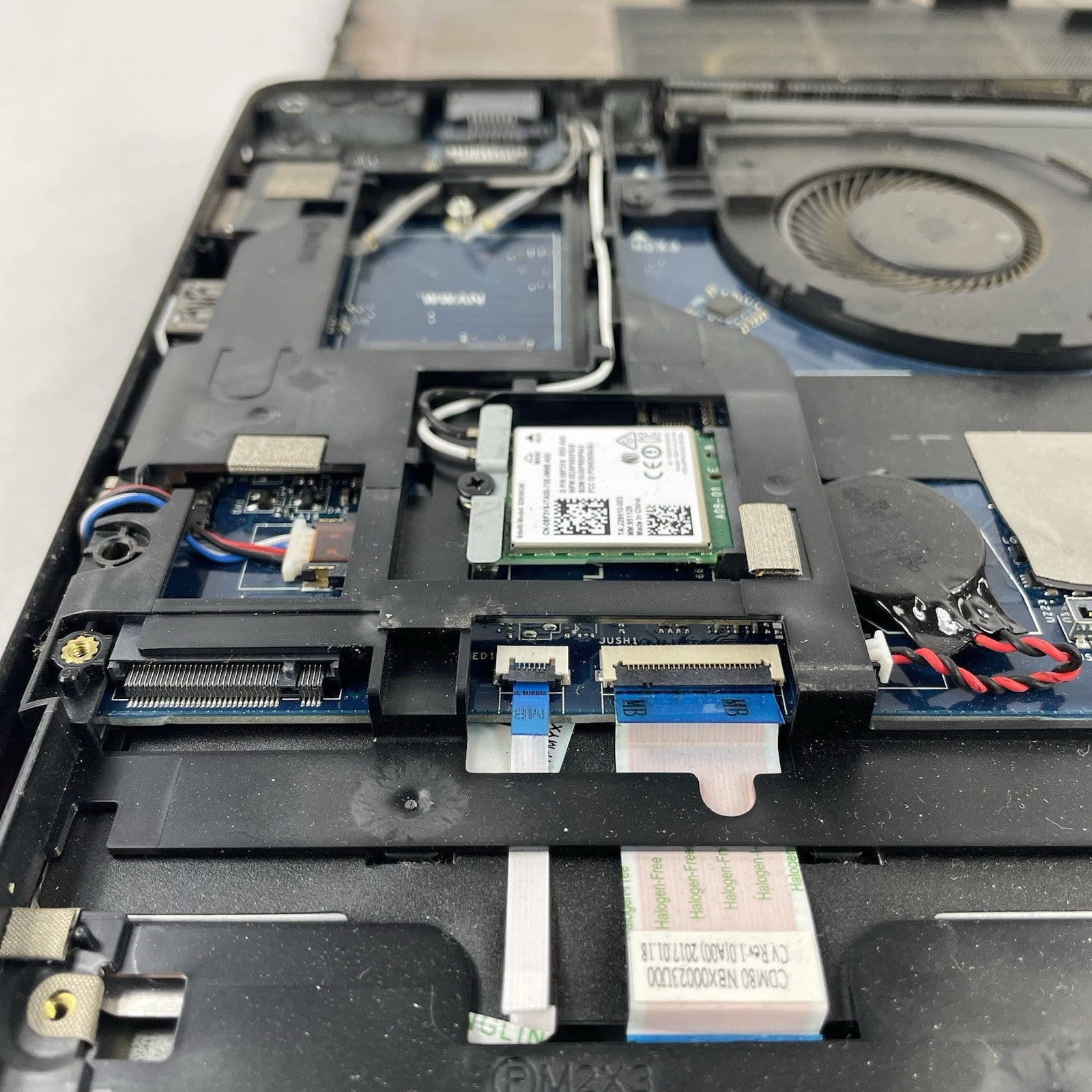 Dell Latitude 5580 15.6" i5-7300U 2.60 GHz 8 GB RAM No SSD/OS/Batt - Bad Corner20