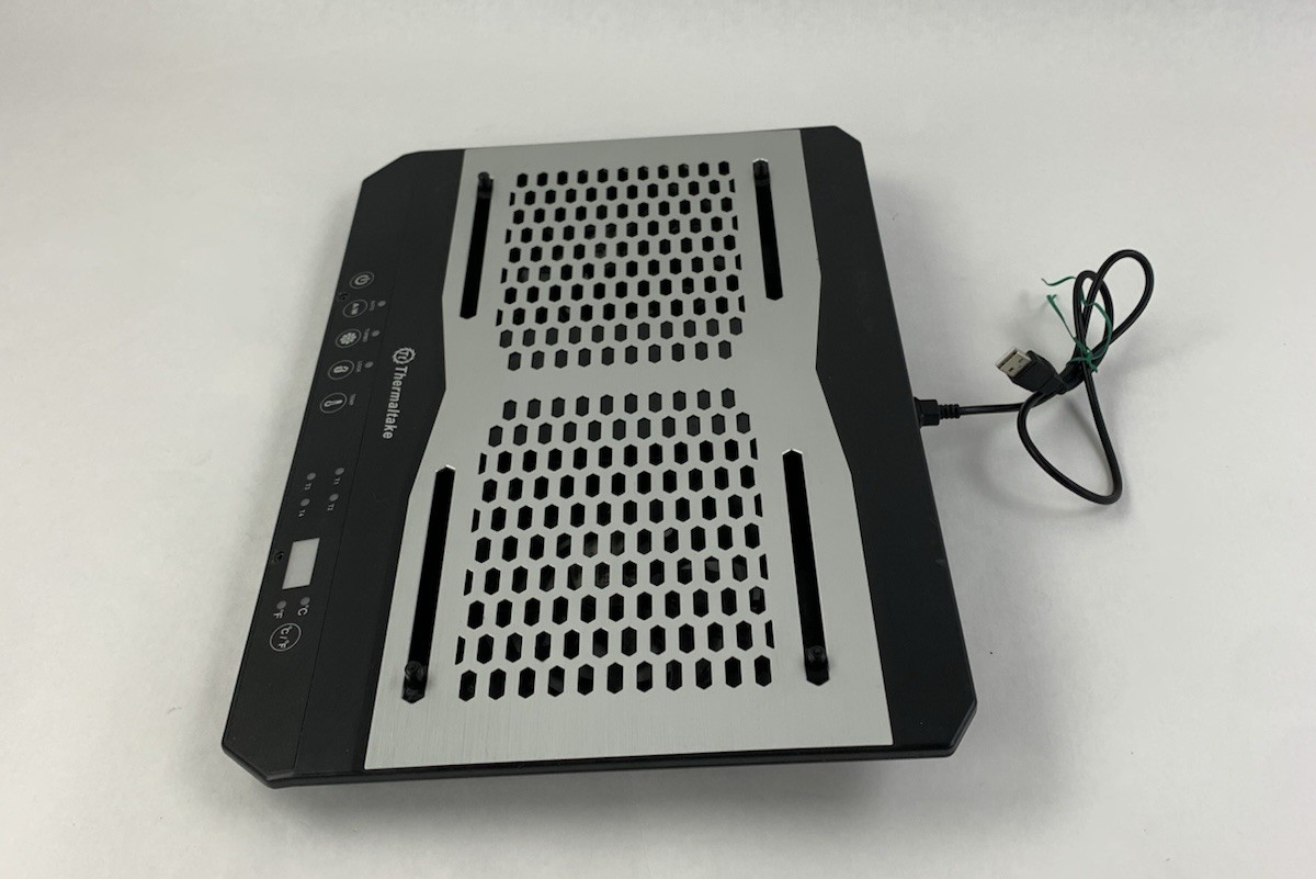 Thermaltake MassiveTM CL N002 PL12BL A Notebook Cooler3