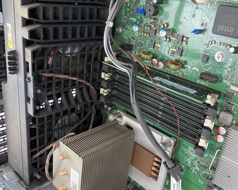 Dell Precision T3500 MT Intel 4 Core Xeon X5570 2.93GHz 8GB RAM No HDD OS READ