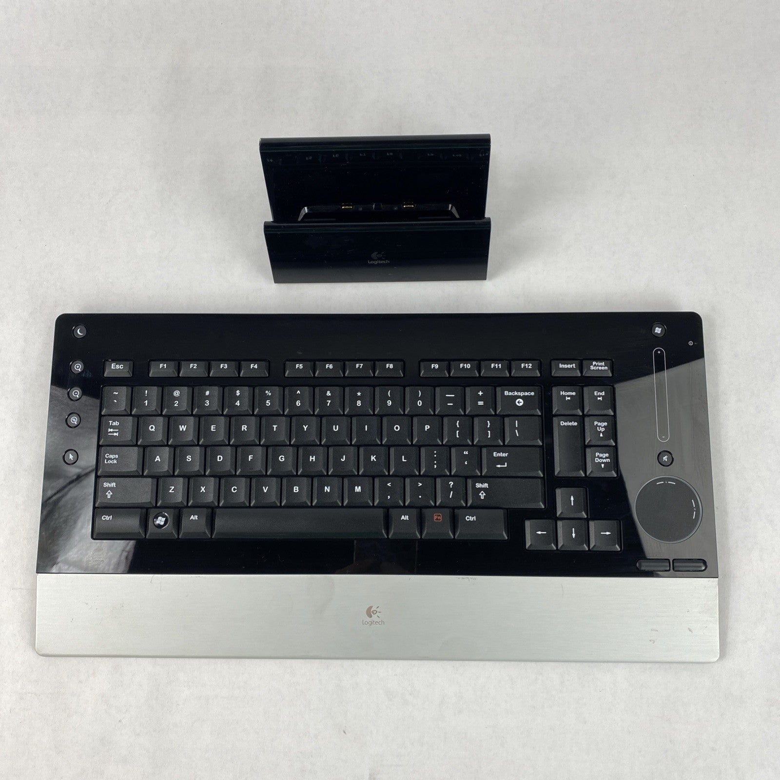 Logitech Y-RAY81 Bluetooth Keyboard Tested3