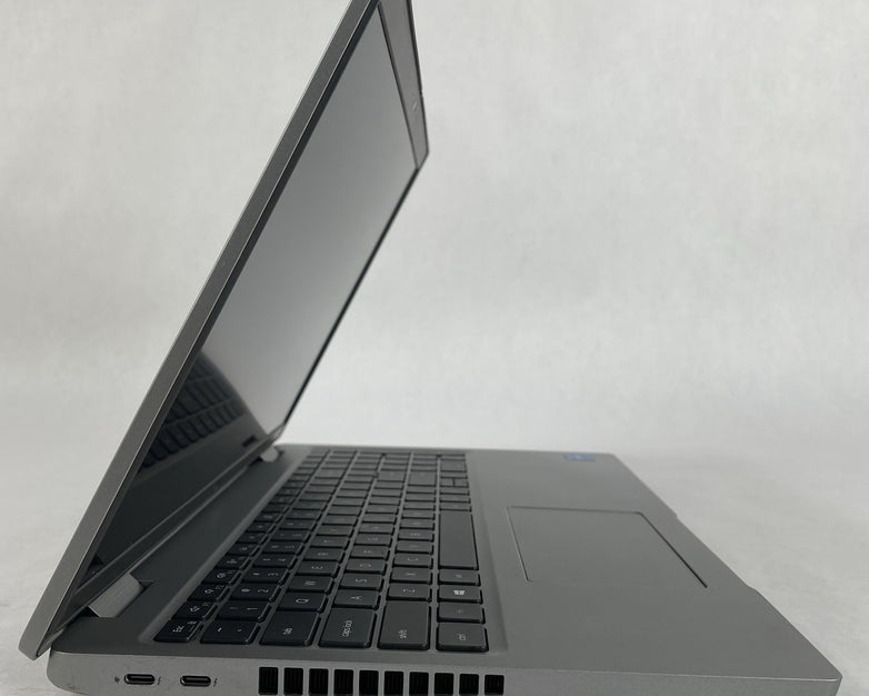 Dell Latitude 5520 15.6" i5-1135G7 2.40 GHz 8 GB RAM No SSD/OS/AC/Batt