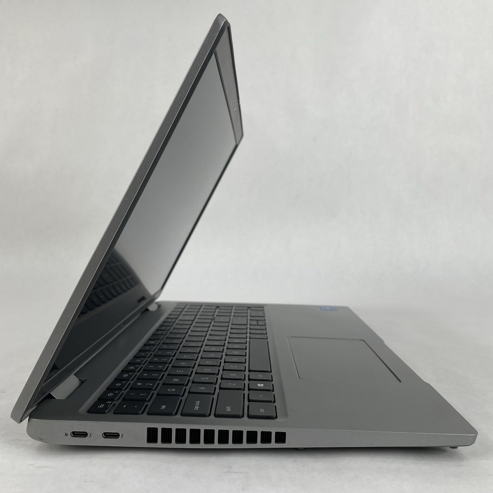 Dell Latitude 5520 15.6" i5-1135G7 2.40 GHz 8 GB RAM No SSD/OS/AC/Batt6