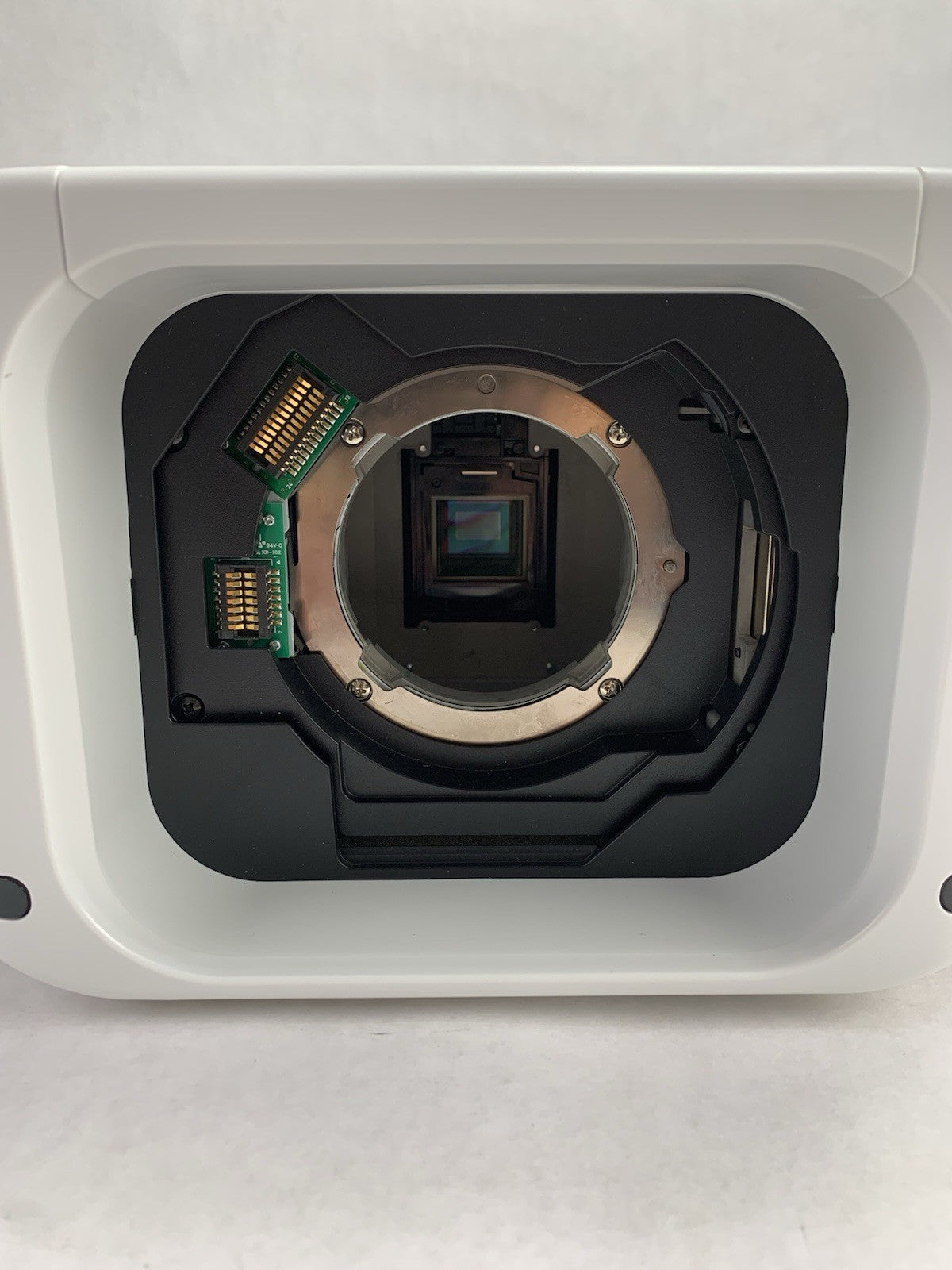 Epson H762A Pro G7400U LCD Lamp Projector - Parts or Repair No Lamp No Lens2